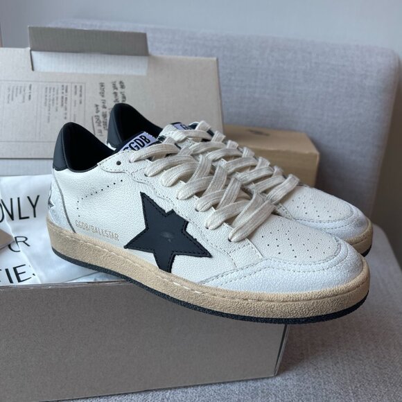 Golden Goose White Distressed Sneakers with Black Star - Picture 1 of 9